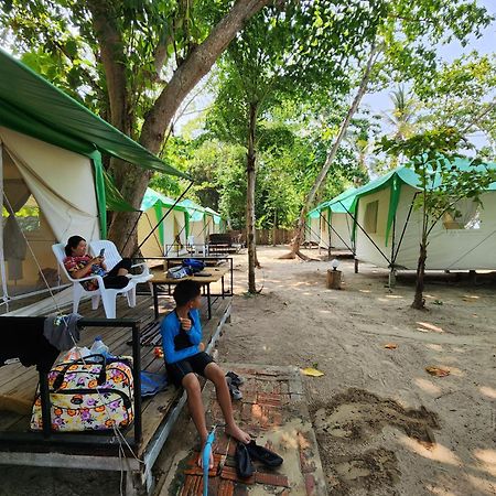 Koh Ngai Camping Restaurant @ Bar Dış mekan fotoğraf